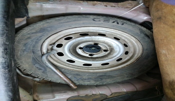 2016 Mahindra Kuv100 K8 D 5 STR, Diesel, Manual, 72,129 km, tyre