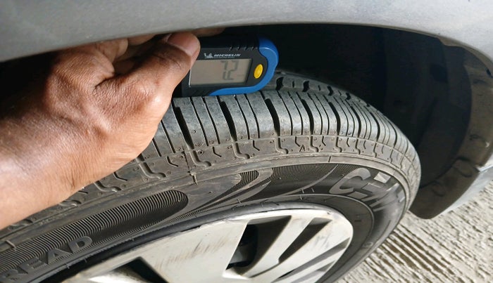 2013 Maruti Swift VXI, Petrol, Manual, 37,430 km, tyre