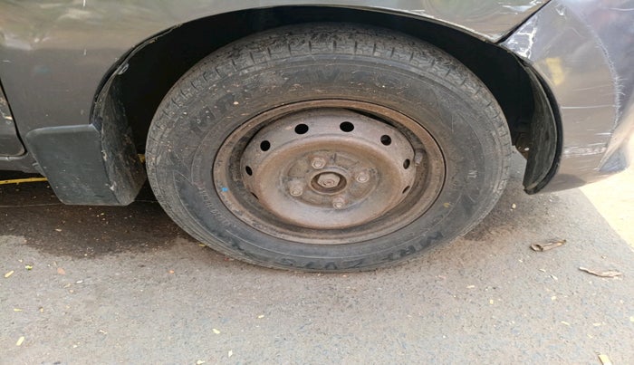 2013 Maruti Alto 800 LXI, Petrol, Manual, 90,646 km, tyre