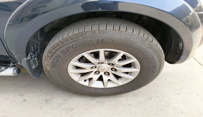 2014 Mitsubishi Pajero Sport 2.5 AT 4X2, Diesel, Automatic, 88,479 km, tyre