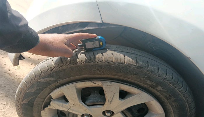 2015 Hyundai Grand i10 SPORTZ 1.1 CRDI, Diesel, Manual, 1,33,232 km, tyre