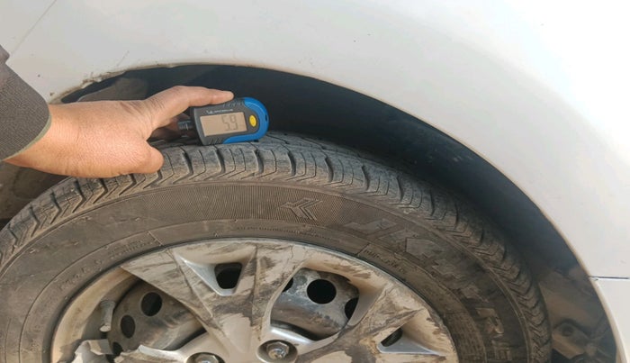 2015 Hyundai Grand i10 SPORTZ 1.1 CRDI, Diesel, Manual, 1,33,232 km, tyre