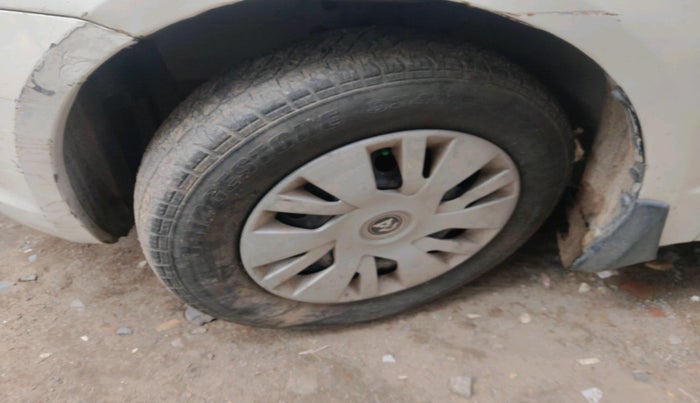 2011 Maruti Swift VXI, Petrol, Manual, 45,480 km, tyre