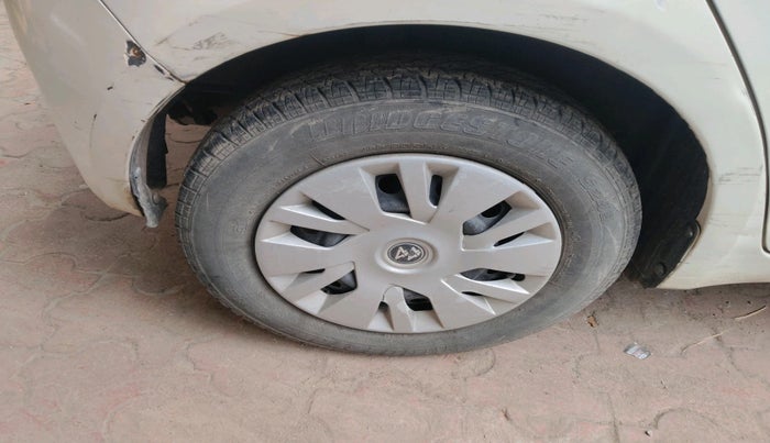 2011 Maruti Swift VXI, Petrol, Manual, 45,480 km, tyre