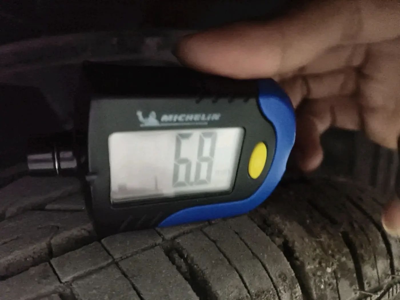 2018 Hyundai Eon ERA +, Petrol, Manual, 64,981 km, tyre