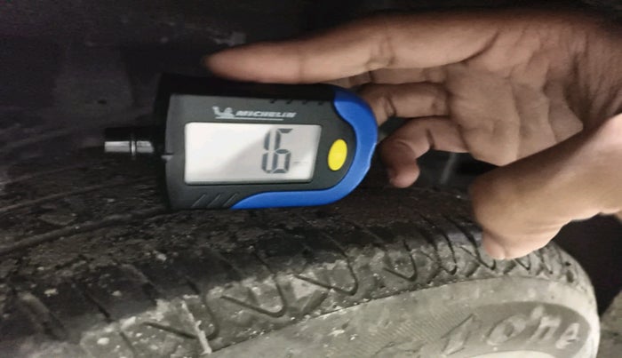 2018 Hyundai Eon ERA +, Petrol, Manual, 64,981 km, tyre