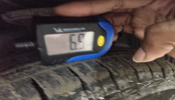 2018 Hyundai Eon ERA +, Petrol, Manual, 64,981 km, tyre