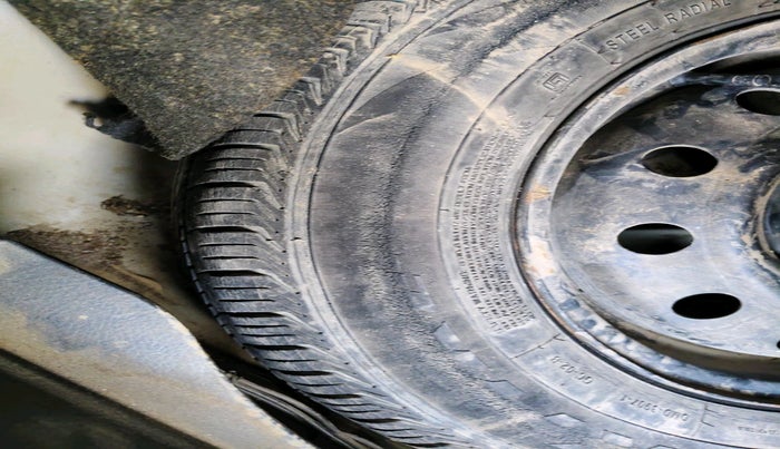 2013 Maruti Swift Dzire VXI, Petrol, Manual, 67,884 km, tyre