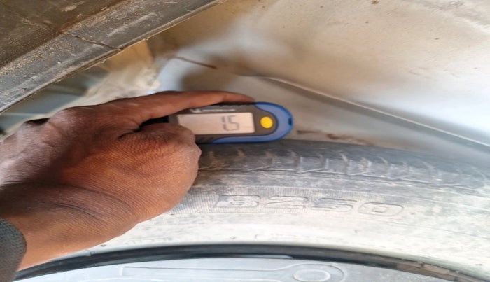 2011 Hyundai i10 SPORTZ 1.2, Petrol, Manual, 38,997 km, tyre