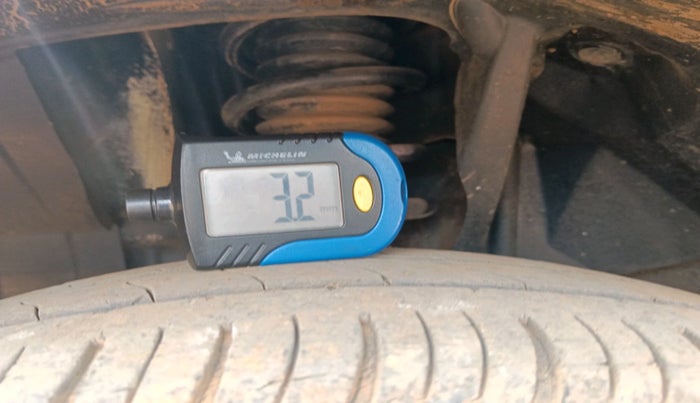 2021 Renault TRIBER RXZ, Petrol, Manual, 25,515 km, tyre