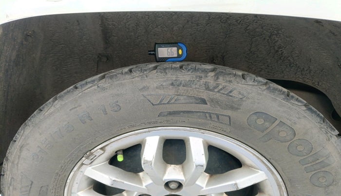 2016 Mahindra TUV300 T8, Diesel, Manual, 1,25,936 km, tyre