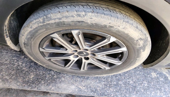 2022 Mahindra XUV700 AX 7 LUXURY D AT 7 STR, Diesel, Automatic, 54,475 km, tyre