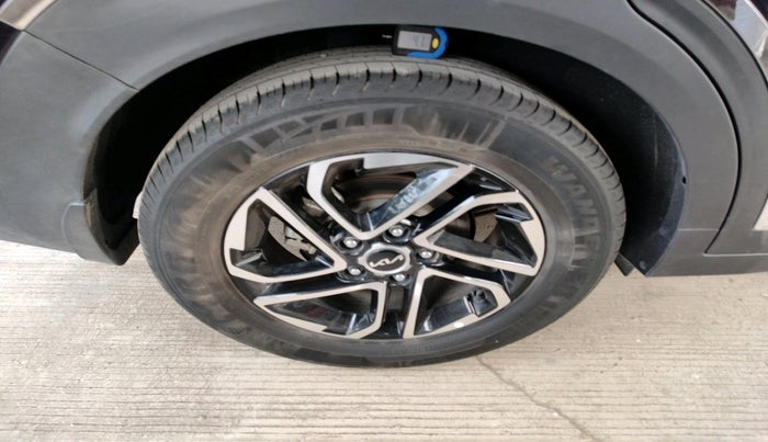 2024 KIA CARENS  LUXURY (O)1.5 TURBO DCT 7 STR, Petrol, Automatic, 10,022 km, tyre