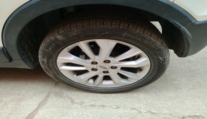 2020 Mahindra XUV300 W8 1.5 DIESEL AMT, Diesel, Automatic, 81,639 km, tyre