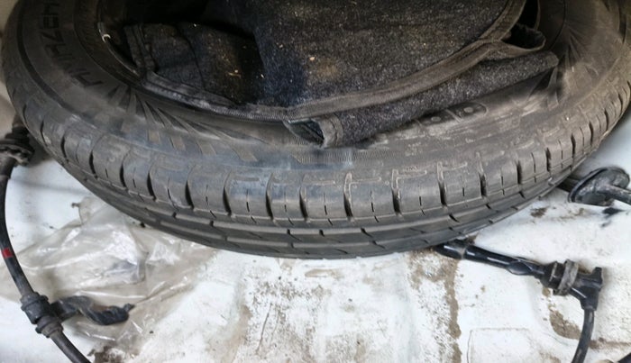 2021 Hyundai AURA S 1.2 CNG, Petrol, Manual, 75,139 km, tyre