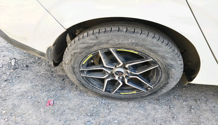 2021 Hyundai AURA S 1.2 CNG, Petrol, Manual, 75,139 km, tyre