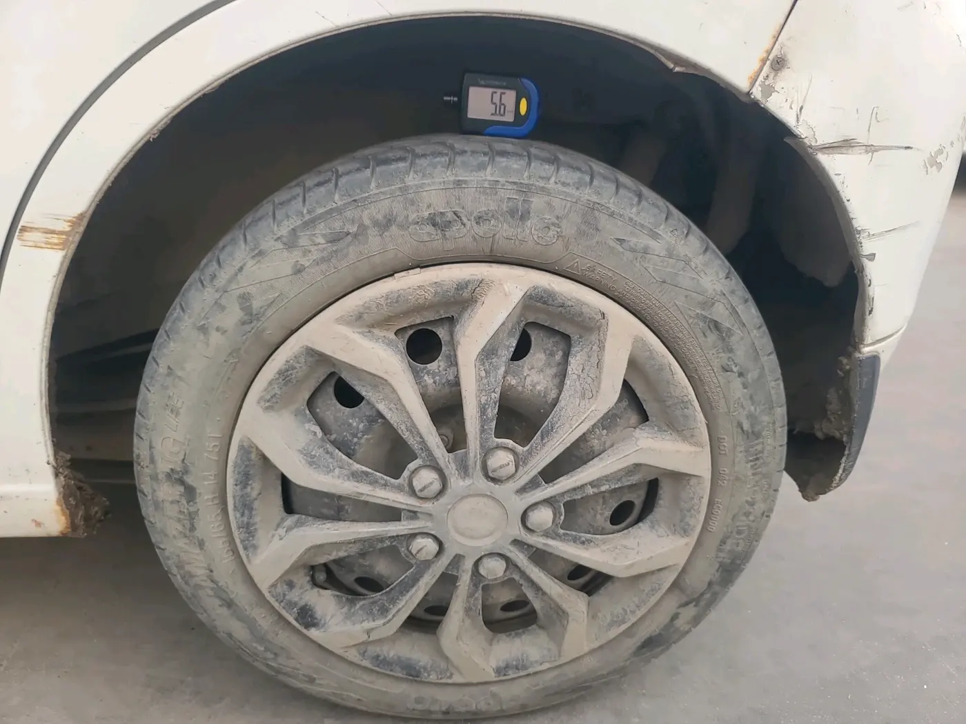 2012 Maruti Wagon R 1.0 VXI, CNG, Manual, 1,63,513 km, tyre