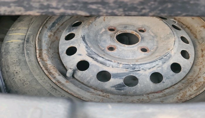 2012 Maruti Wagon R 1.0 VXI, Petrol, Manual, 1,63,513 km, tyre