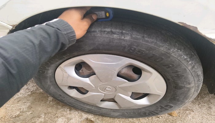 2018 Tata Tiago XT PETROL, Petrol, Manual, 1,51,121 km, tyre