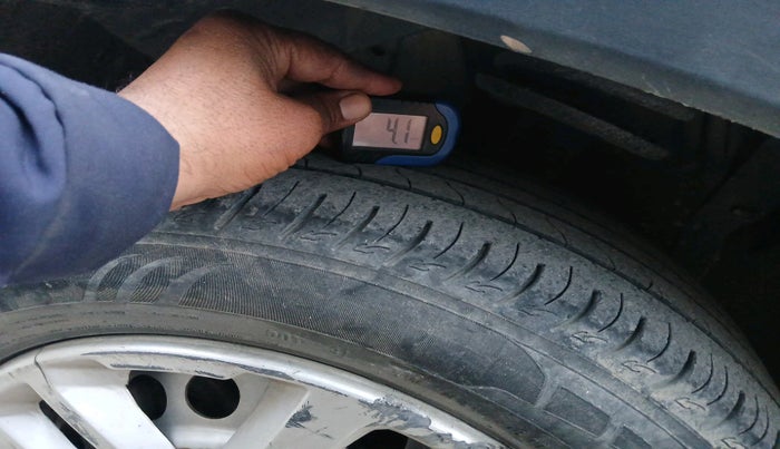 2020 Maruti Vitara Brezza LXI, CNG, Manual, 62,622 km, tyre