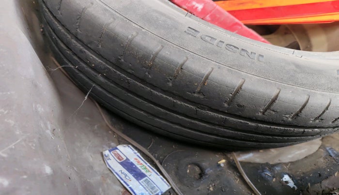 2012 Hyundai Verna FLUIDIC 1.6 CRDI SX, Diesel, Manual, 1,71,615 km, tyre