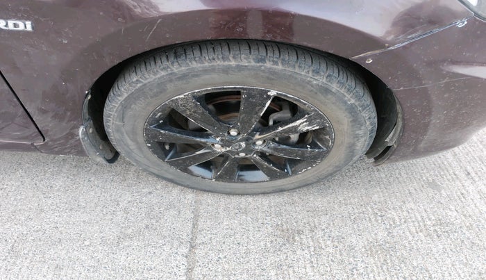 2012 Hyundai Verna FLUIDIC 1.6 CRDI SX, Diesel, Manual, 1,71,615 km, tyre