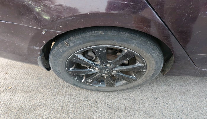 2012 Hyundai Verna FLUIDIC 1.6 CRDI SX, Diesel, Manual, 1,71,615 km, tyre