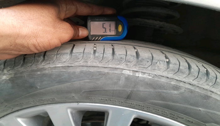 2017 Maruti Ciaz ALPHA  AT 1.4  PETROL, Petrol, Automatic, 1,50,807 km, tyre