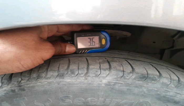 2017 Maruti Ciaz ALPHA  AT 1.4  PETROL, Petrol, Automatic, 1,50,807 km, tyre