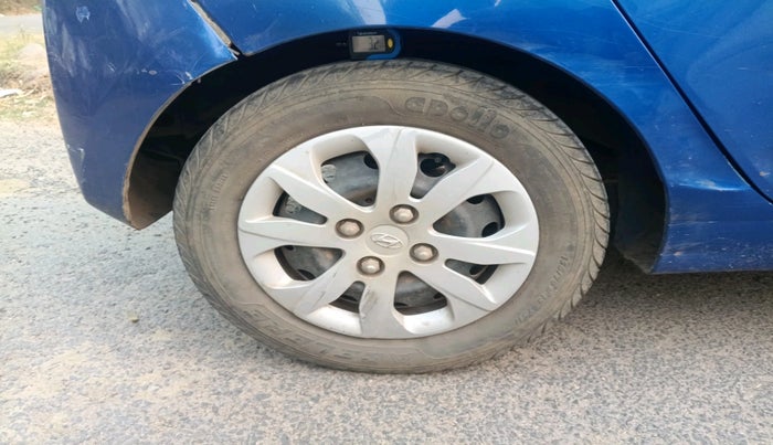 2015 Hyundai Eon SPORTZ, Petrol, Manual, 25,925 km, tyre