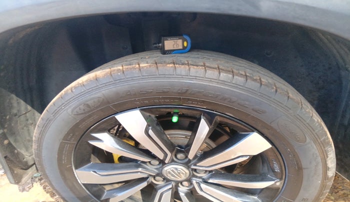 2020 MG HECTOR SUPER 1.5 PETROL, Petrol, Manual, 41,218 km, tyre