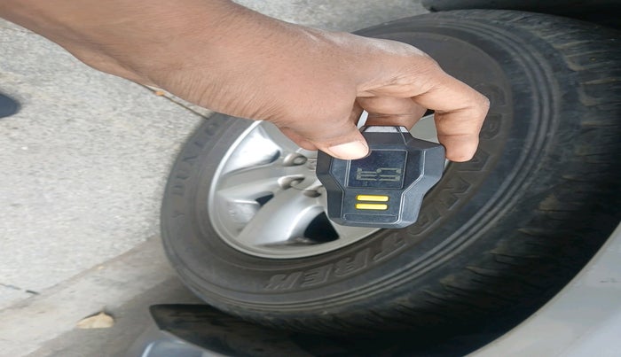 2011 Toyota Fortuner 3.0 4X4 MT, Diesel, Manual, 1,17,399 km, tyre