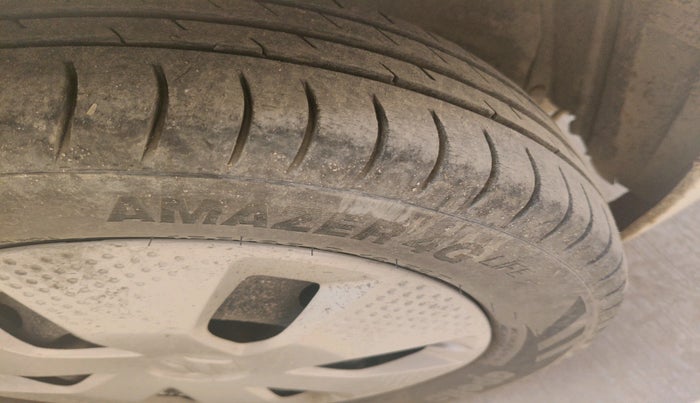 2013 Maruti Alto K10 VXI, Petrol, Manual, 77,074 km, tyre