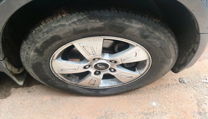 2014 Mahindra XUV500 W8, Diesel, Manual, 1,45,048 km, tyre