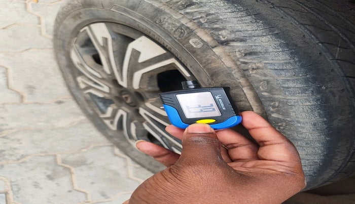 2022 Renault Kiger RXT (O) AMT, Petrol, Automatic, 26,285 km, tyre