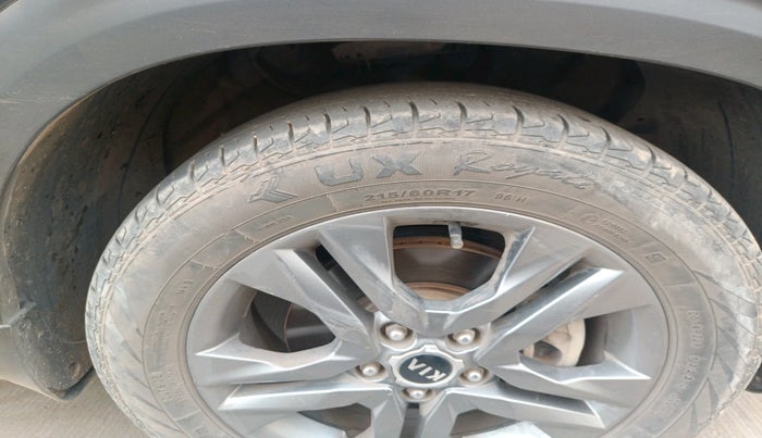 2020 KIA SELTOS HTX IVT 1.5 PETROL, Petrol, Automatic, 1,35,154 km, tyre