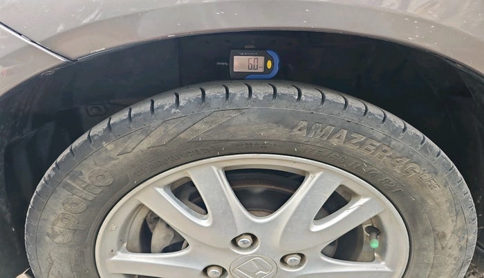 2015 Honda Brio VX MT, Petrol, Manual, 50,986 km, tyre