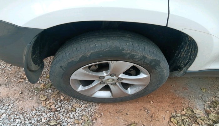 2012 Skoda Yeti AMBITION 2.0 TDI CR 4X2, Diesel, Manual, 1,24,527 km, tyre