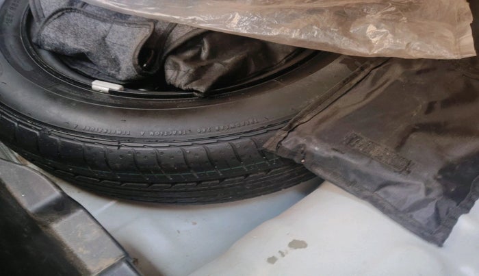 2021 Hyundai VENUE SX 1.0 TURBO, Petrol, Manual, 18,647 km, tyre