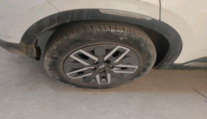 2021 Hyundai VENUE SX 1.0 TURBO, Petrol, Manual, 18,647 km, tyre