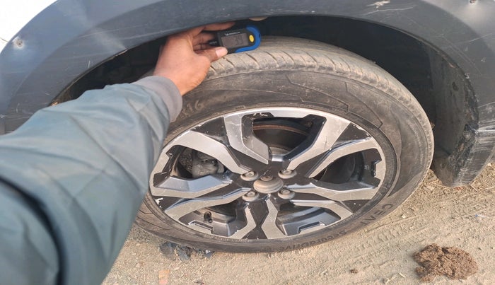 2018 Honda WR-V 1.5L I-DTEC VX MT, Diesel, Manual, 1,23,817 km, tyre