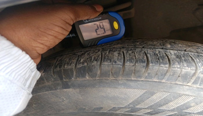 2019 Renault Kwid RXT 1.0 AMT (O), Petrol, Automatic, 36,019 km, tyre