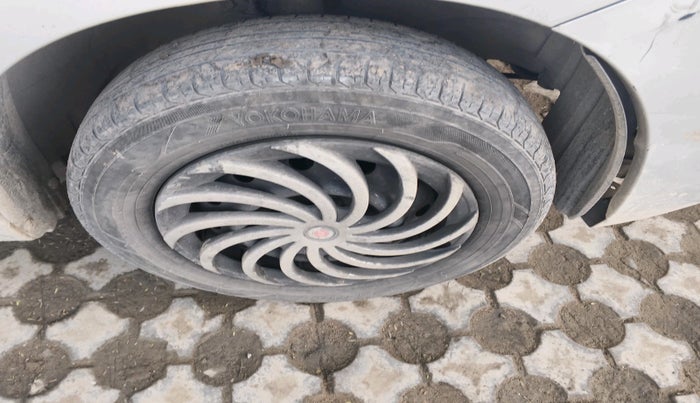 2013 Maruti Wagon R 1.0 LXI CNG, Petrol, Manual, 1,42,190 km, tyre