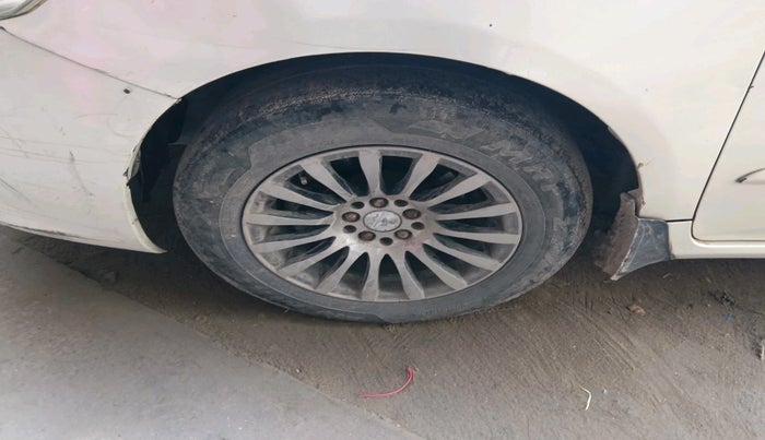 2011 Toyota Corolla Altis G DIESEL, Diesel, Manual, 1,70,000 km, tyre