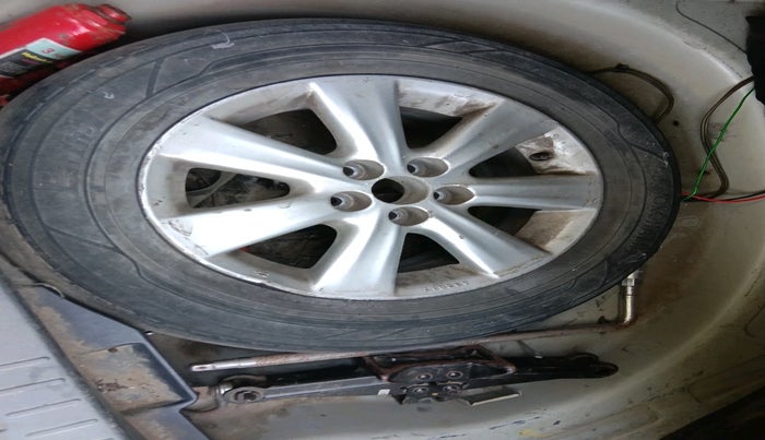 2011 Toyota Corolla Altis G DIESEL, Diesel, Manual, 1,70,000 km, tyre