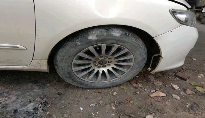 2011 Toyota Corolla Altis G DIESEL, Diesel, Manual, 1,70,000 km, tyre