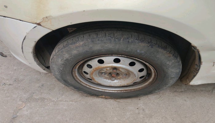 2011 Maruti Swift Dzire LDI, Diesel, Manual, 2,97,833 km, tyre