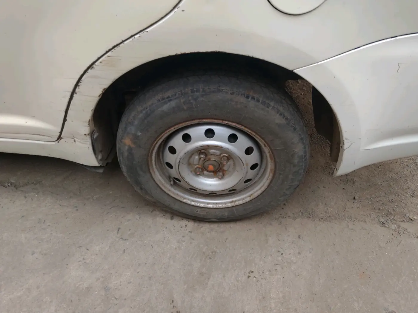 2011 Maruti Swift Dzire LDI, Diesel, Manual, 2,97,833 km, tyre
