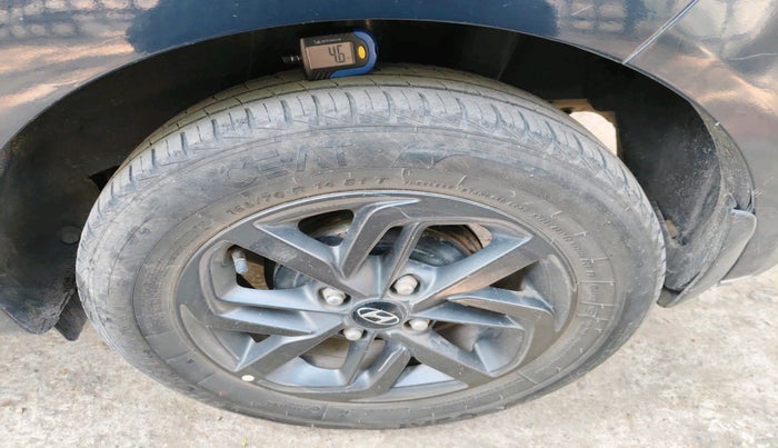 2020 Hyundai Grand i10 SPORTZ AT 1.2 KAPPA VTVT, Petrol, Automatic, 29,761 km, tyre