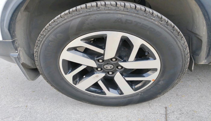 2021 Tata Harrier XZA PLUS 2.0L DUAL TONE, Diesel, Automatic, 72,264 km, tyre